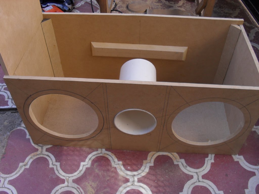 StreetSound Irapuato,Gto. cajon para chevy c2 5 cf. 32hz woofers