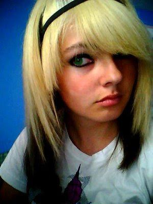 Cute Blonde emo hairstyle: