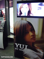 YUI - CDs store YUI+MSS+HMV+Shibuya+3