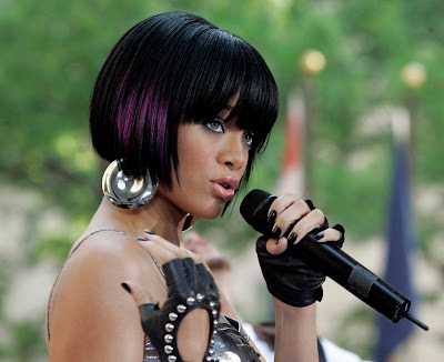 rihanna black celebrity hairstyles Rihanna's Highlighted Hair Styles 2008 