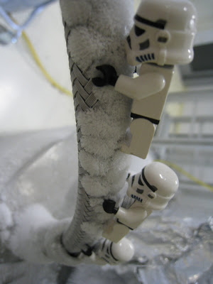 Les stormtroopers sont collés à un tuyau de glace