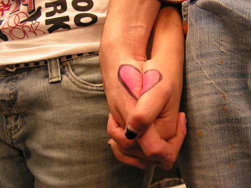 [Hands_by_laureno9100.jpg]