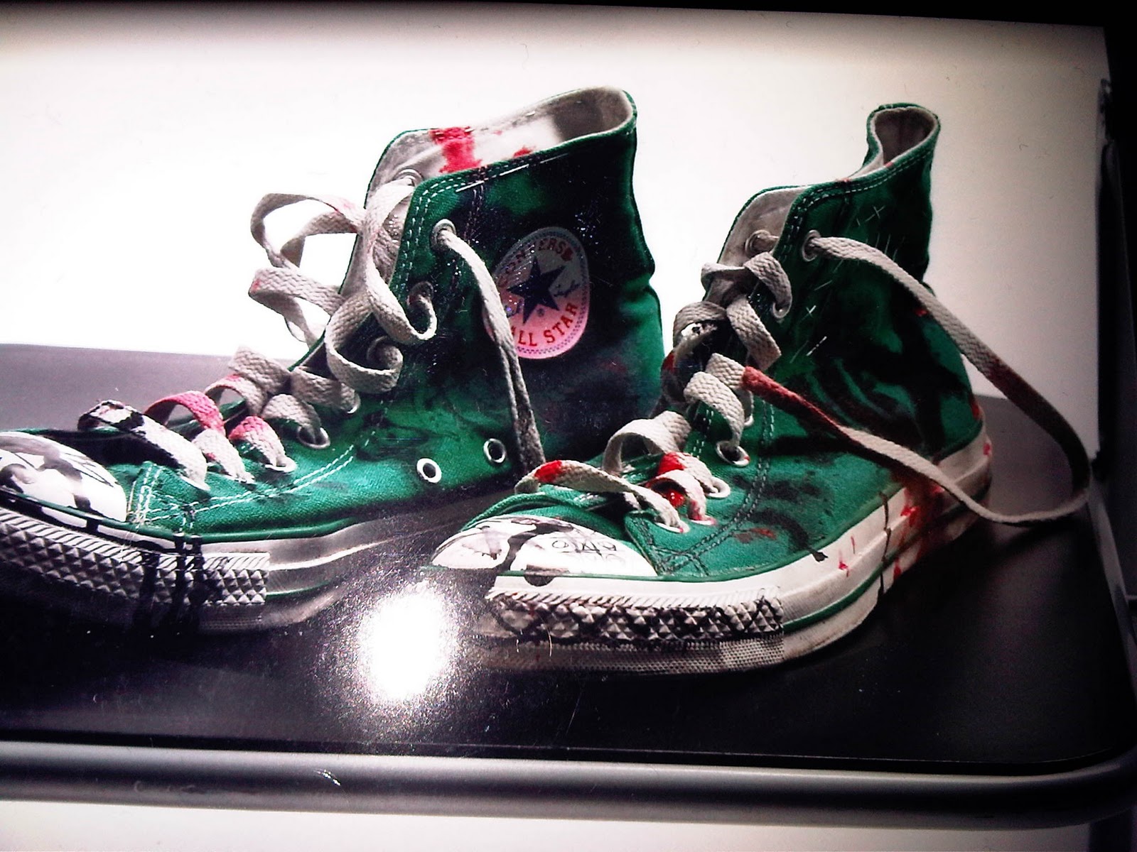 It's All About Emo B0ys and G!rls Emo Shoes