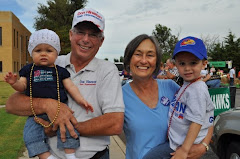 Maggie, Don, Betsy, and Kalo Hineman -- Lane County Fair Parade 2009
