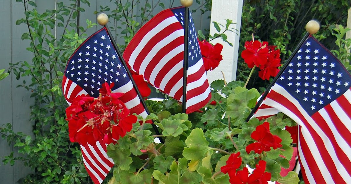 My Painted Garden Flags and Flea Market Finds In My Garden