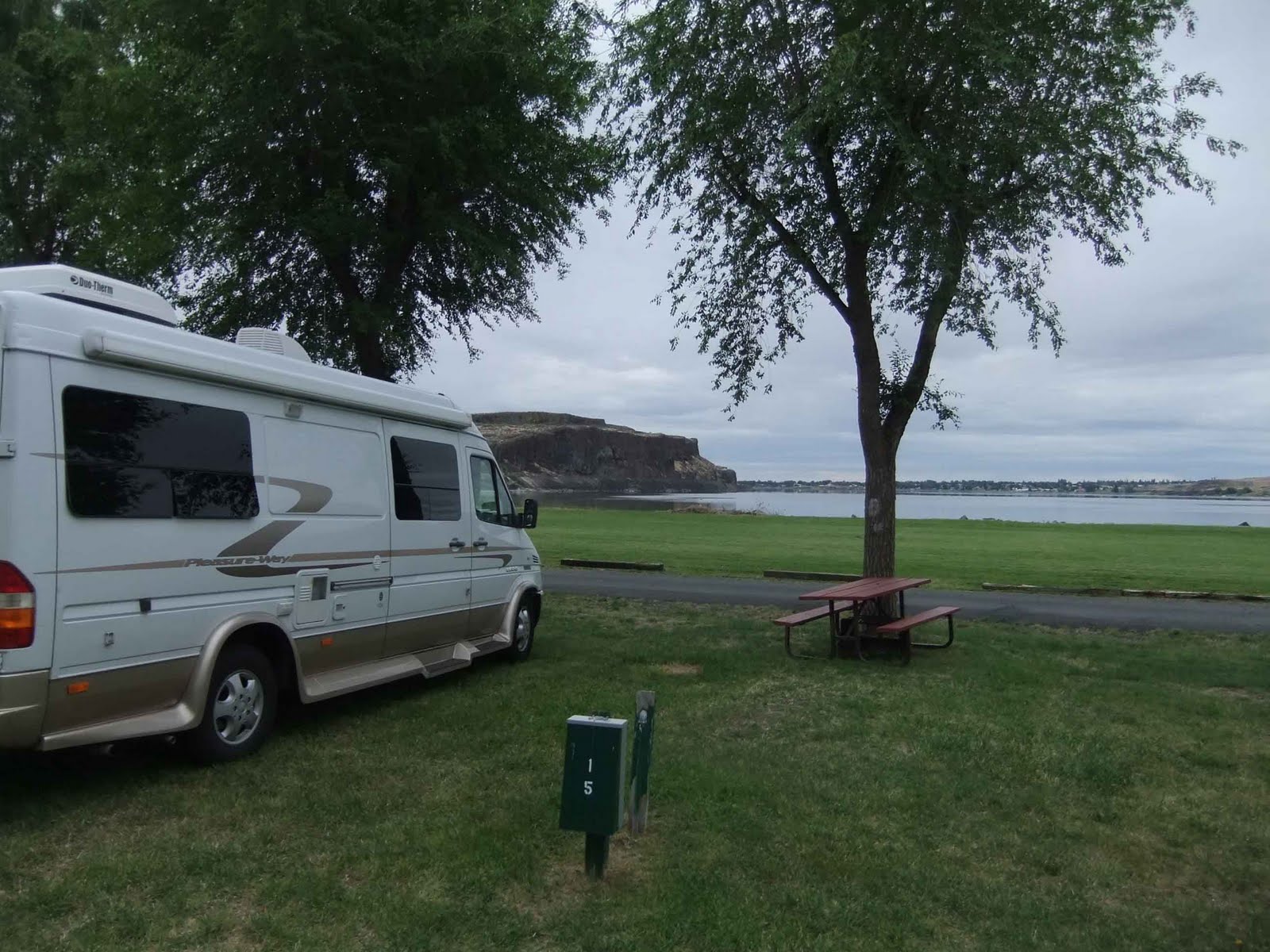 Harris and Judy's Great Adventures! Soap Lake RV park