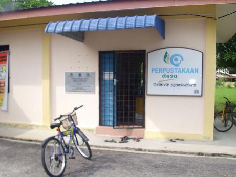 PERPUSTAKAAN DESA TAMAN SEMPADAN : -