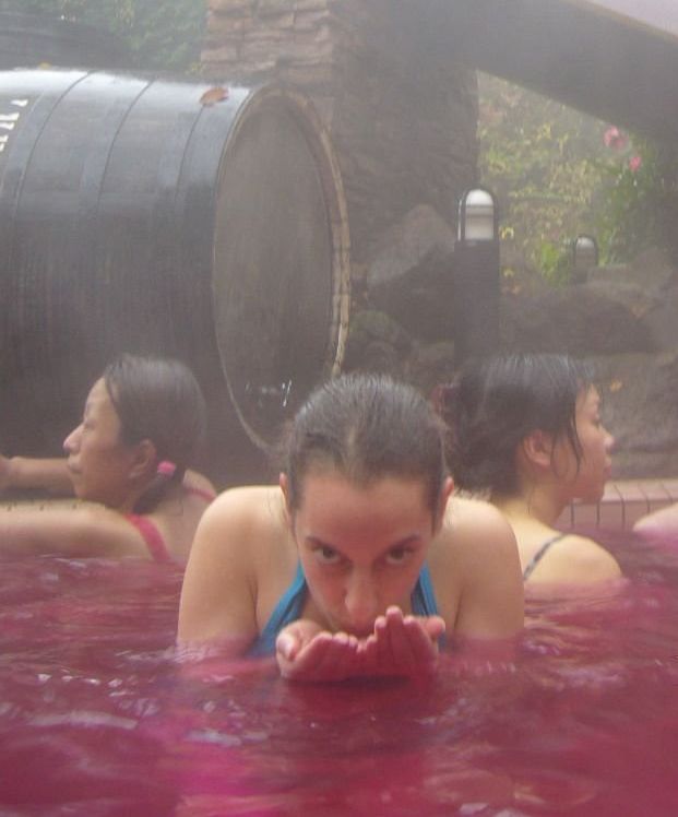 [red_wine_spa_8.jpg]