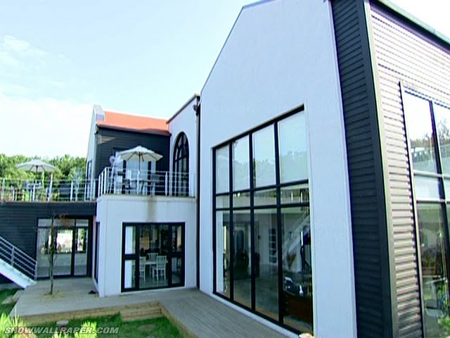 The Other Side Of Me Full House