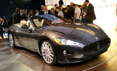2010 Maserati GranCabrio side