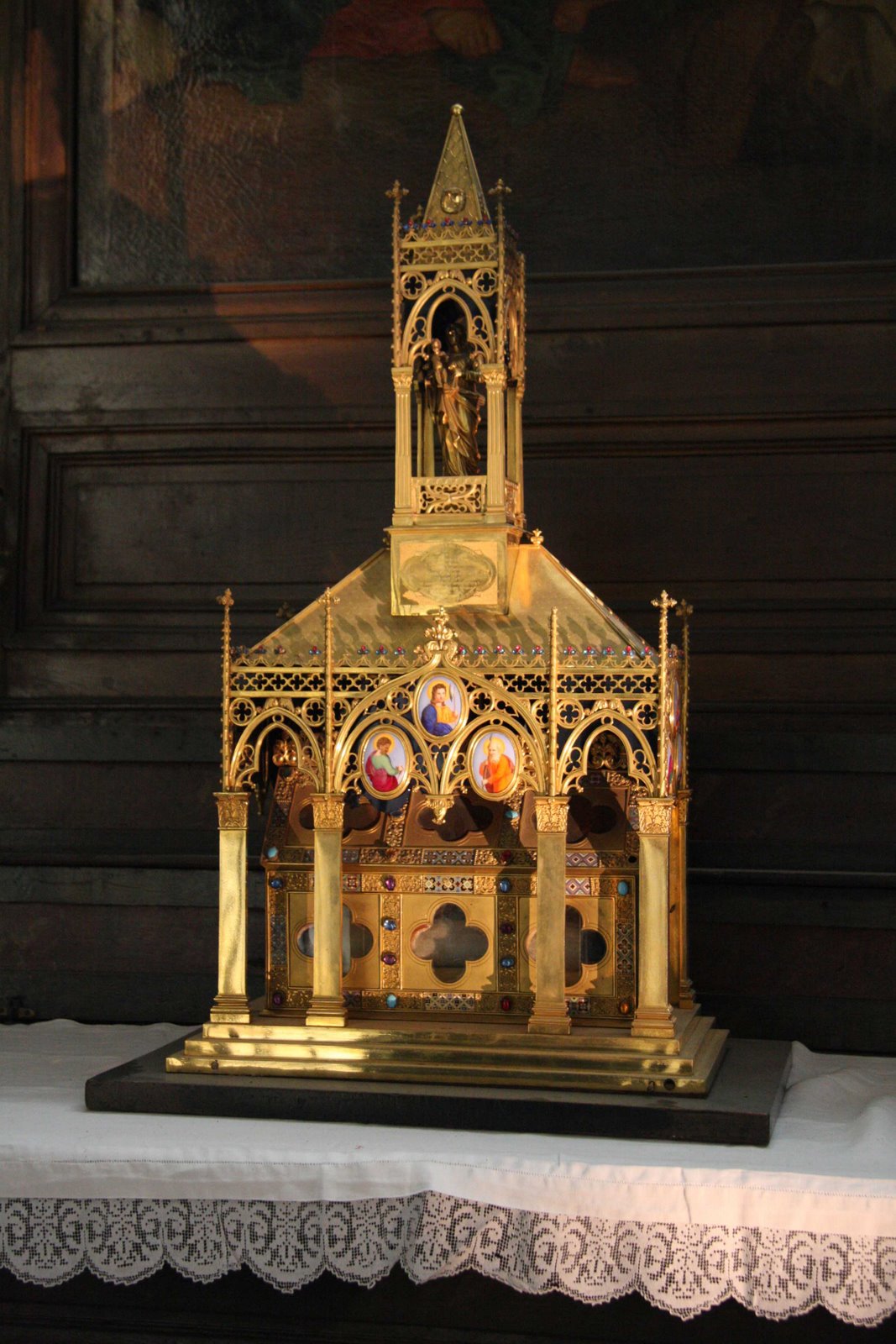 [chartres_veil2.jpg]