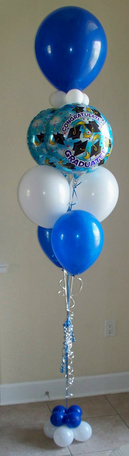 [Blue+and+White+Graduation+Balloons+deluxe+base.jpg]