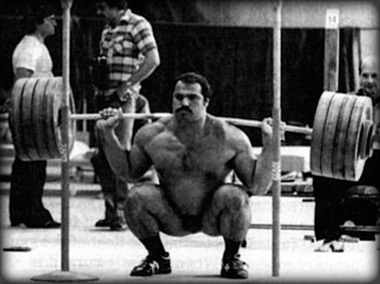 http://1.bp.blogspot.com/_0KKBXVyKOxg/THPEb5YsgCI/AAAAAAAAAeg/W25QDLt7Y0g/s1600/BackSquat-380.jpg