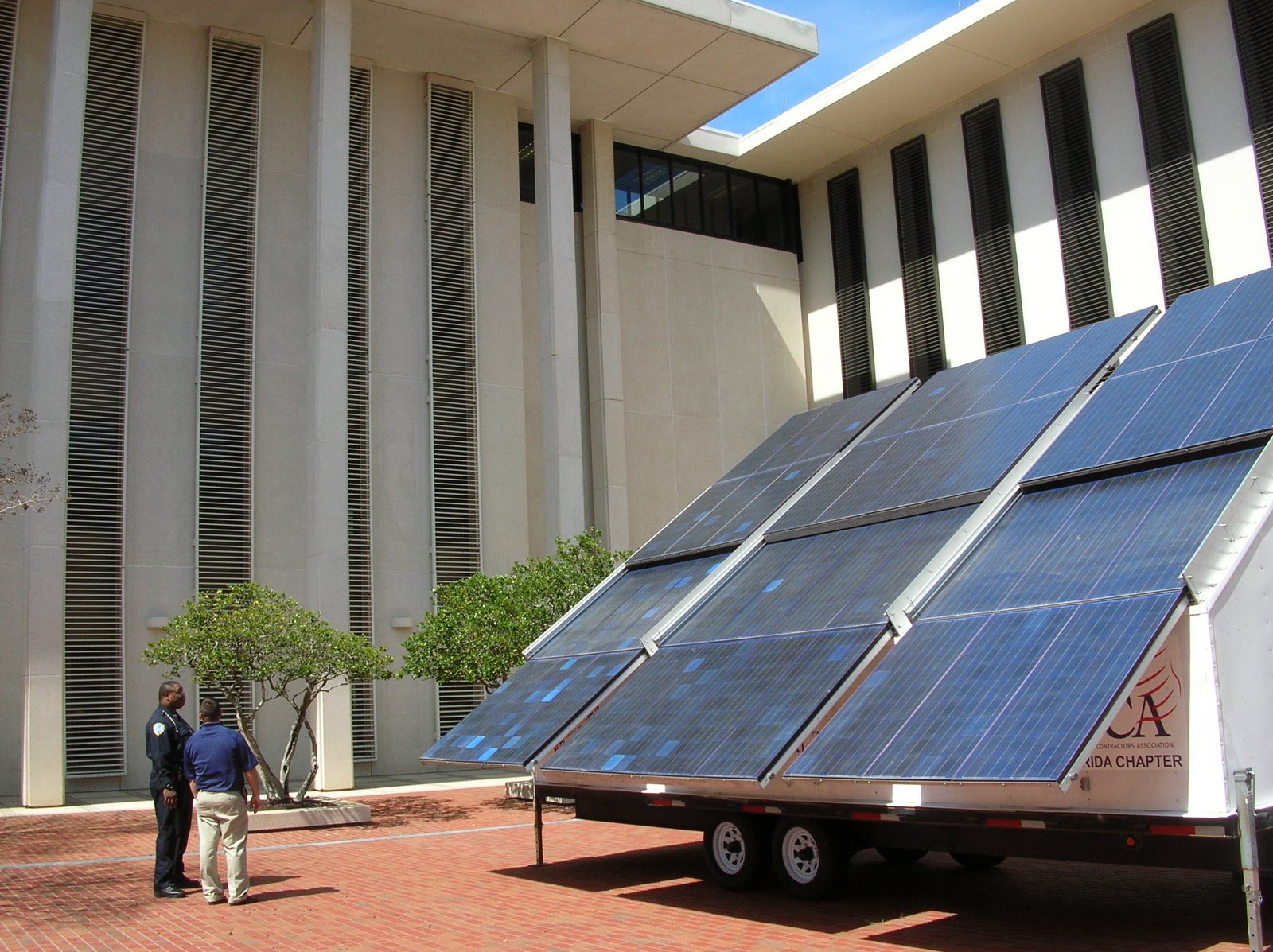 [3-13-09+solar+panels.JPG]