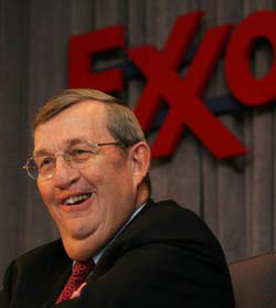 Former long-time chairman and CEO Lee Raymond - one picture is truly worth a thousand words...http://www.mnftiu.cc/mnftiu.cc/images/lee_raymond.jpg