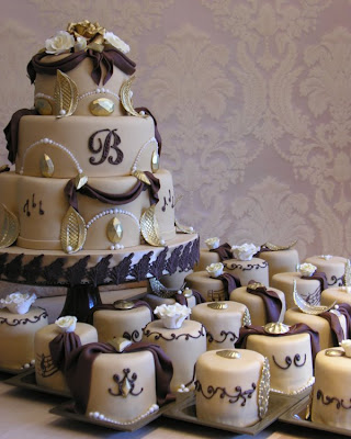 individual wedding cakes. fabulous wedding cake with