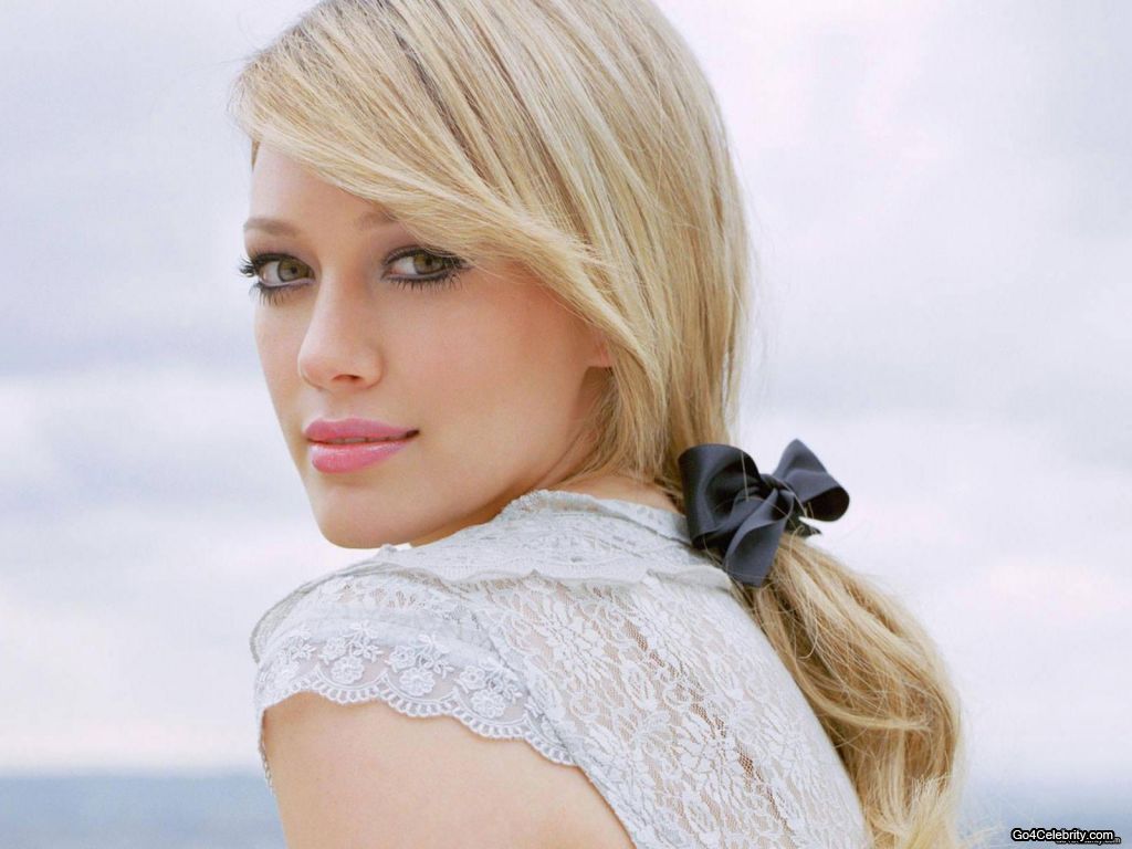 http://1.bp.blogspot.com/_0WHhp1uRr68/TLS6C5buaLI/AAAAAAAAGtU/TKMkGcBP7eA/s1600/Hilary-Duff-049-1024x768.jpg