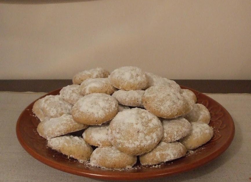 SARI MUTFAK CEVİZLİ UN KURABİYESİ