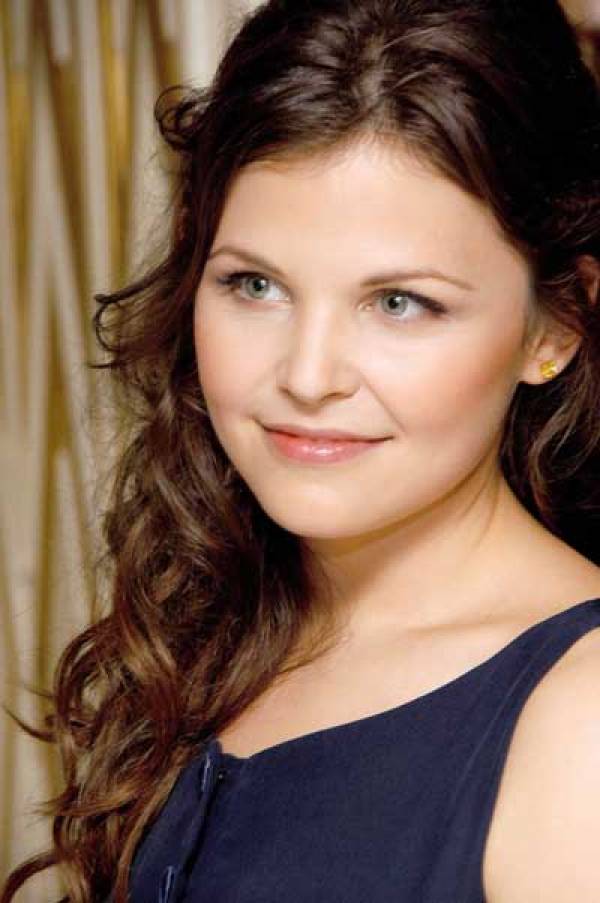 Ginnifer Goodwin Hollywood actress Engaged to Joey Kern! Cinephotoglitz