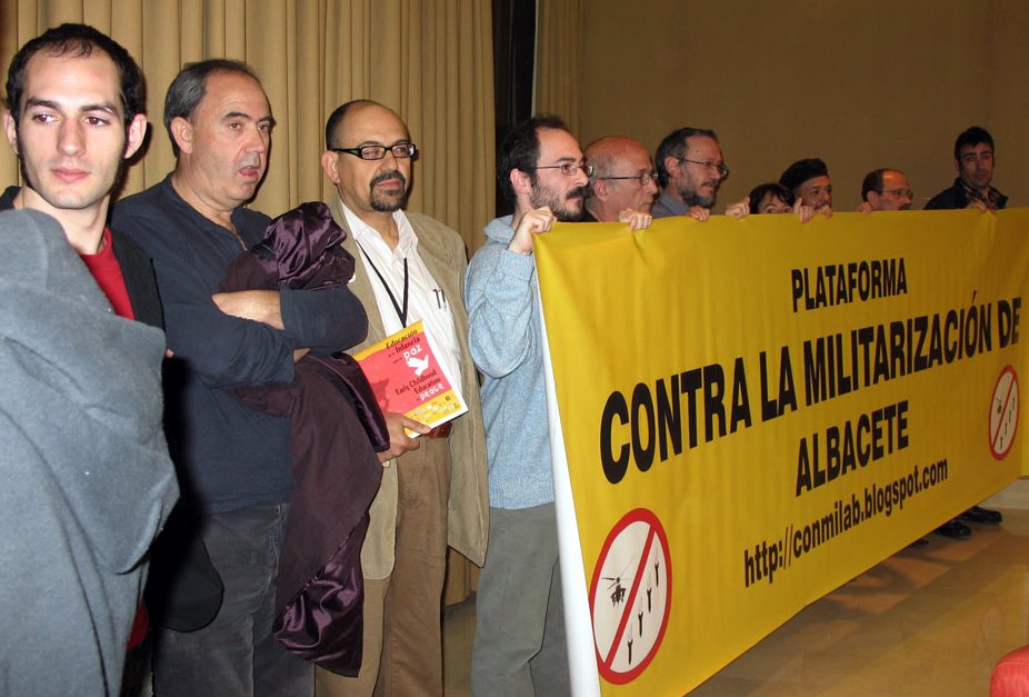 [Pancarta+en+Ayto+de+cerca.jpg]