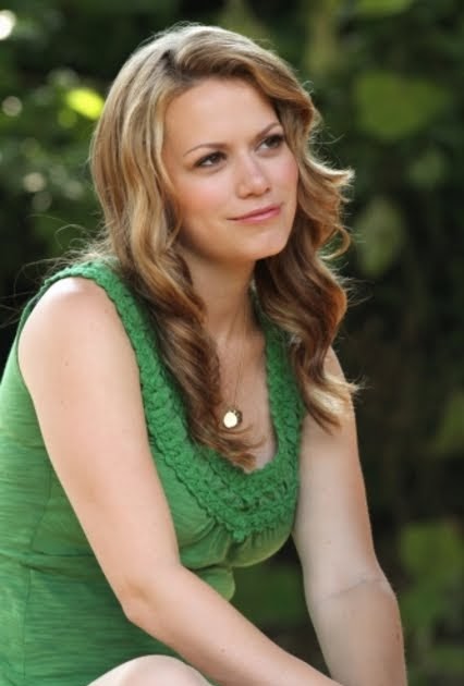 One Tree Hill Web Blog: 8.05 Nobody Taught Us To Quit Stills