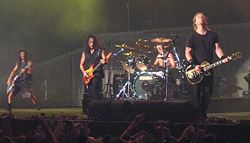 [Metallica_live_London_crop.jpg]