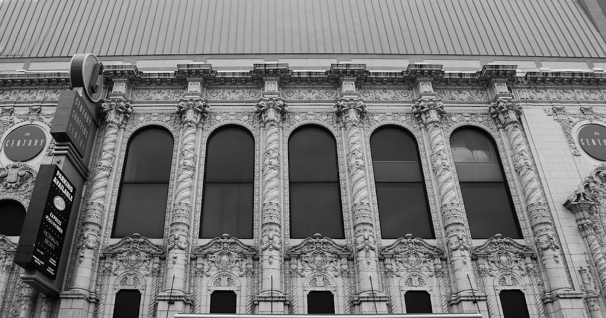 JUST CHICAGO PHOTOGRAPHY LANDMARK CENTURY THEATER Clark / Diversey