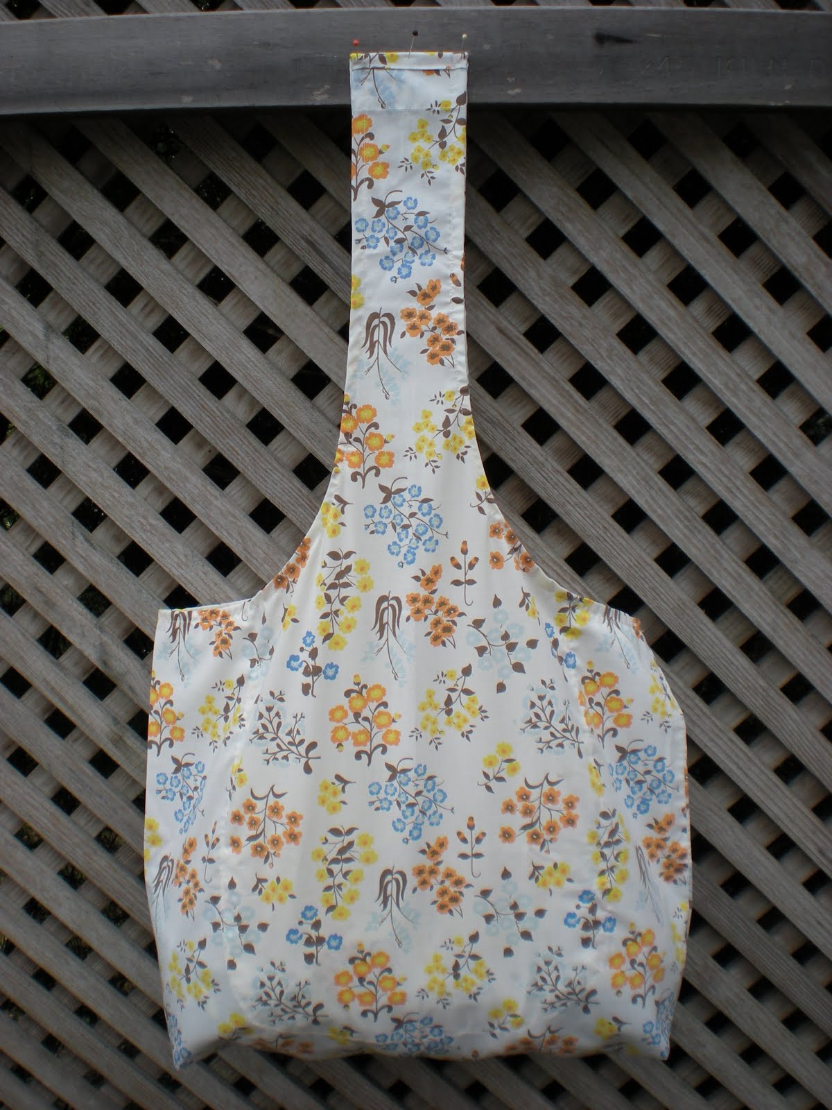 growmama Vintage pillowcase? No, a shopping bag!