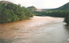 Cuenca del Río Magdalena-Yaguara-Huila. Al fondo represa de betania.
