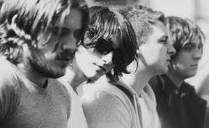[arcticmonkeys_1L30809.jpg]