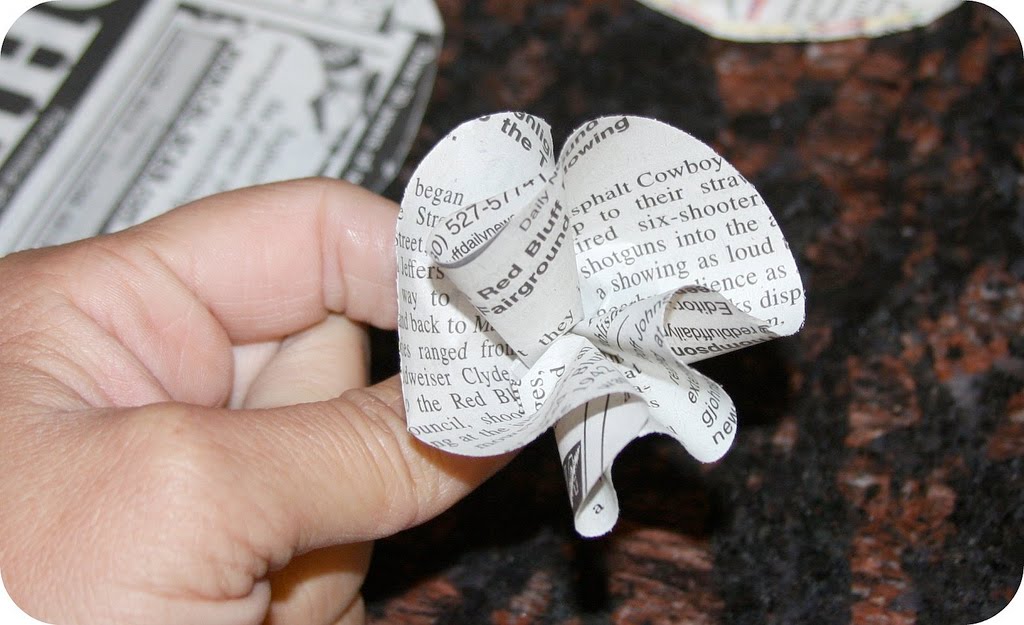 Trendy TreeHouse Newspaper Flowers Tutorial
