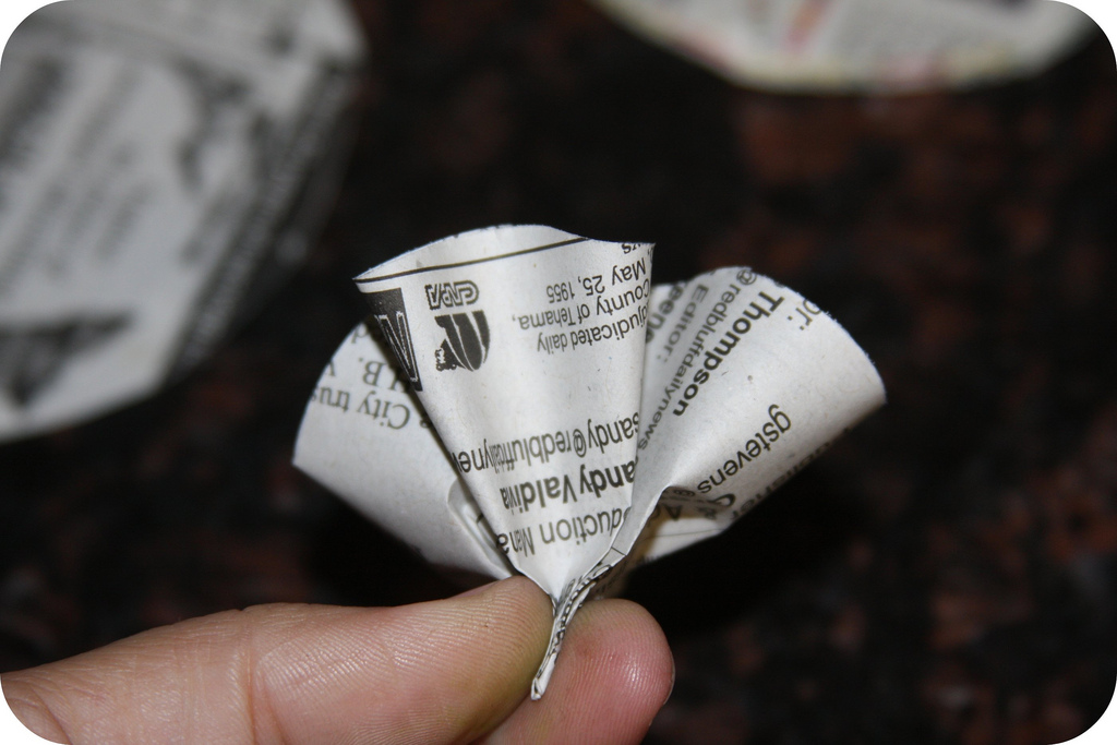 Trendy TreeHouse Newspaper Flowers Tutorial