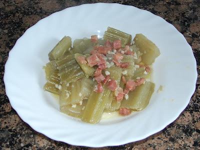 Cardo con ajo y jamón