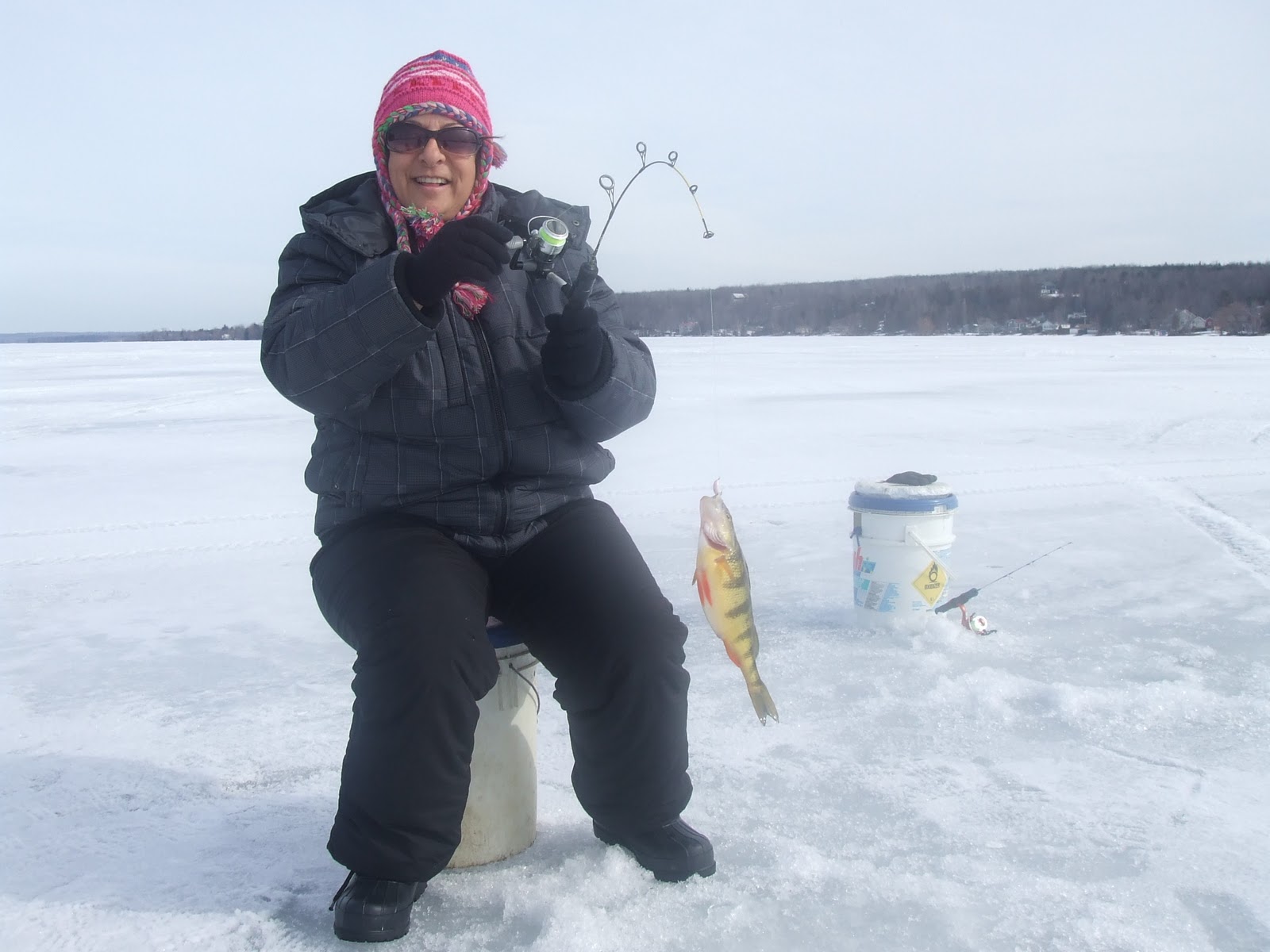 DISTRIBUTION CHRISTFISH ICE FISHING IN QUEBEC