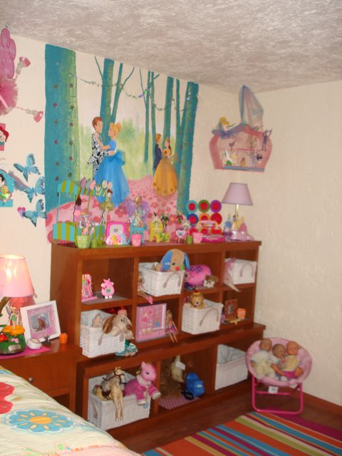 LOS IDEALES SON COMO LAS ESTRELLAS .NO PODRAS TOCARLAS....PERO TE GUIAN...