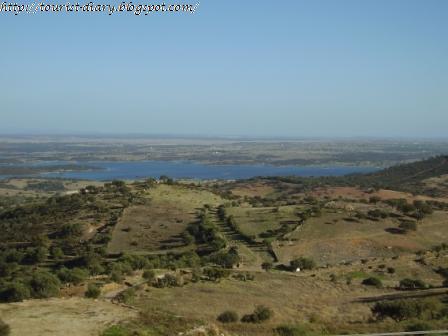 [Castelo+de+Monsaraz4.JPG]