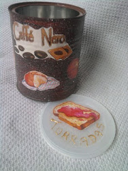 Decoupage em latas variadas