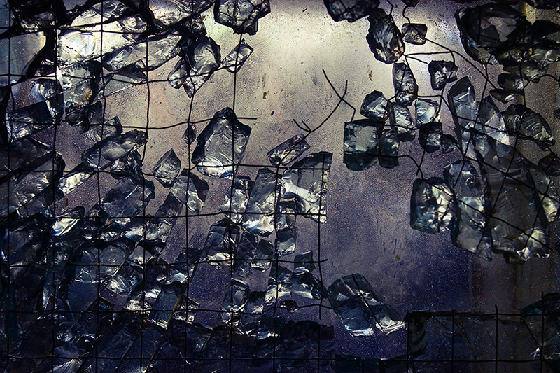 [glass_and_wire_2_b.jpg]