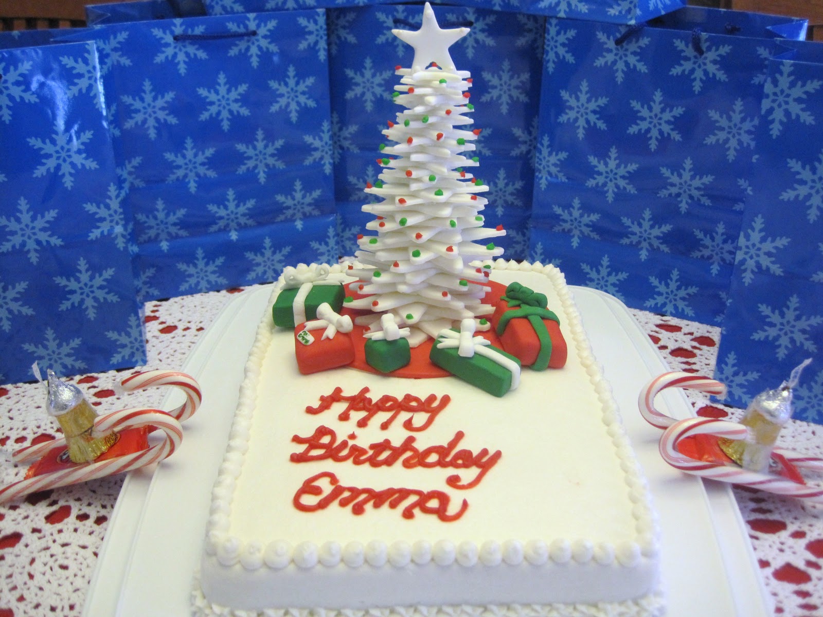 Creative Cakes by Lynn Christmas Tree Cake