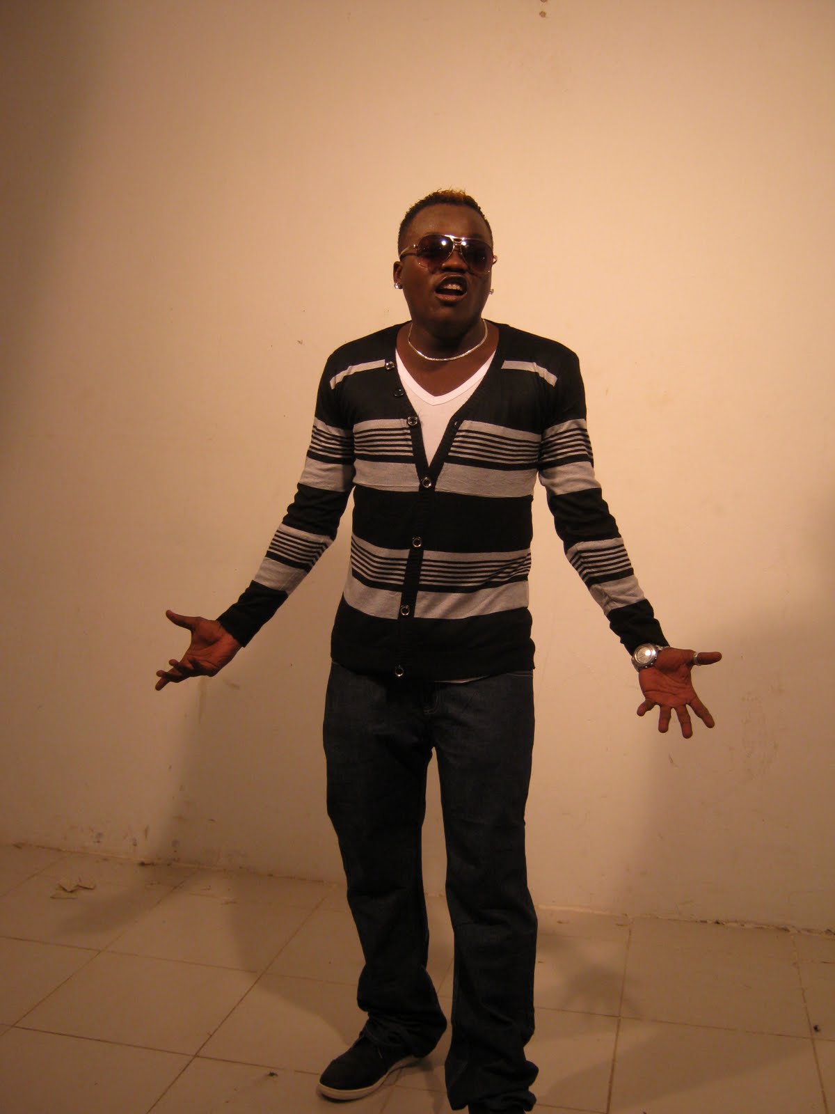 NURU THE LIGHT AT DULLY SYKES VIDEO SHOOT FOR A SONG CALLED BONGO