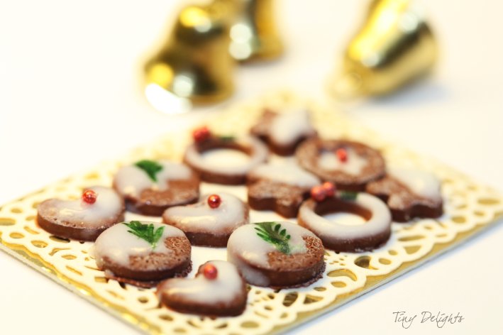 Tiny Delights: Christmas VI - Gingerbread Cookies