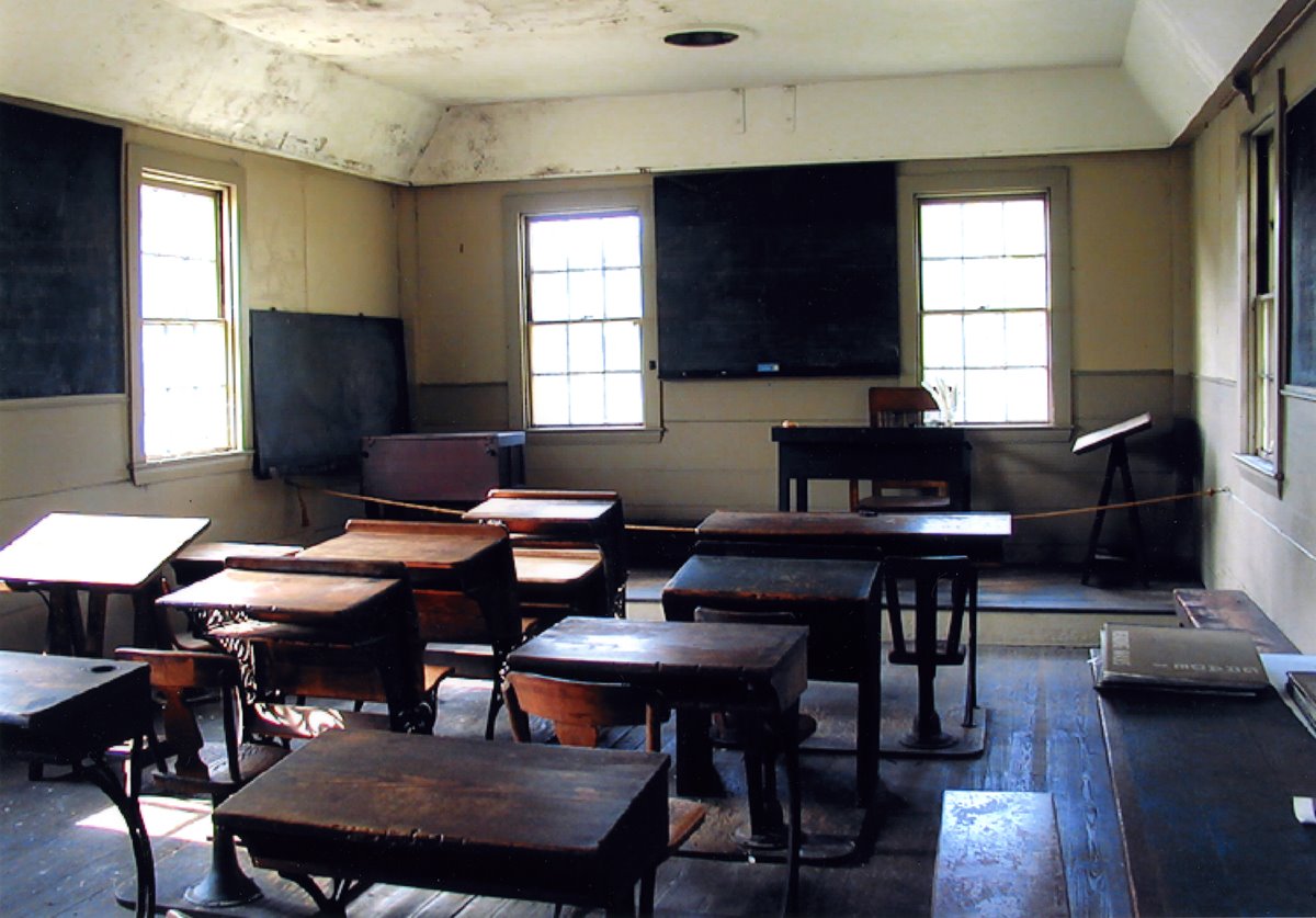 [Classroom2003Large.jpg]