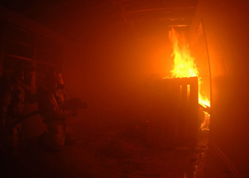 [bedroom-on-fire.jpg]