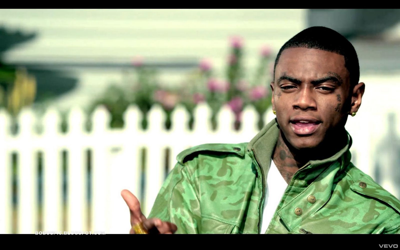 Music Video Pics Soulja Boy Tell'em Blowing Me Kisses video pictures