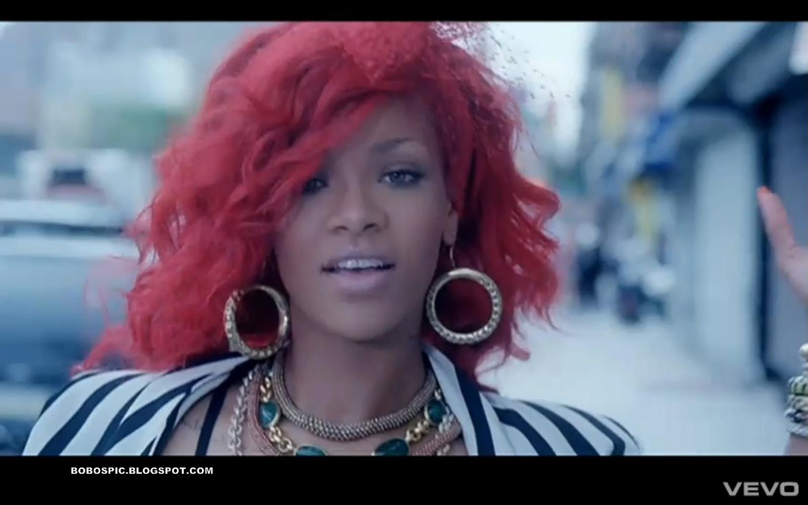 Music Video Pics Rihanna What's My Name? ft. Drake video pictures