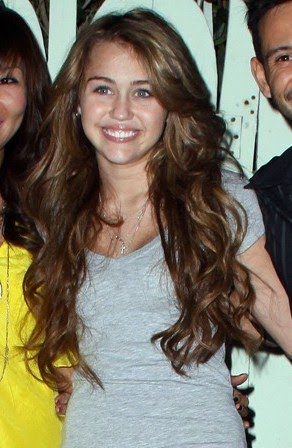 miley cyrus hair color in who owns my heart. miley cyrus hair colour 2009.