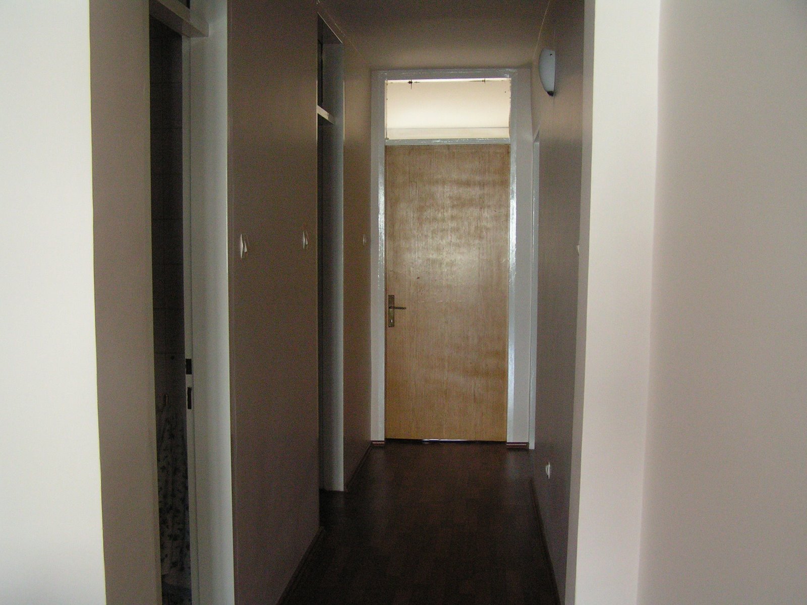 [hallway.JPG]