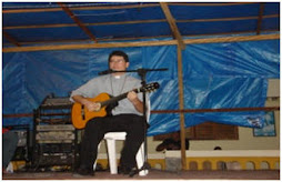 SHOW  AO LADO DA IGREJA