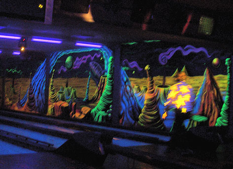 [bowling-wall.jpg]