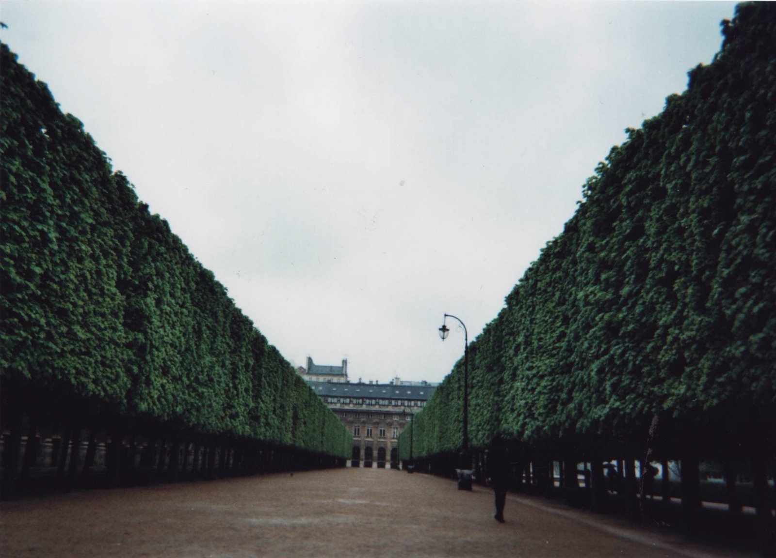 [paris0005.JPG]